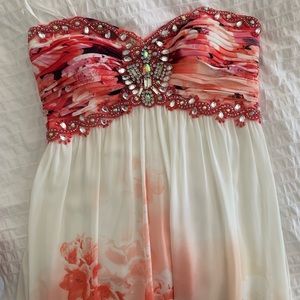 Beautiful dress for prom or weddings! Worn once.